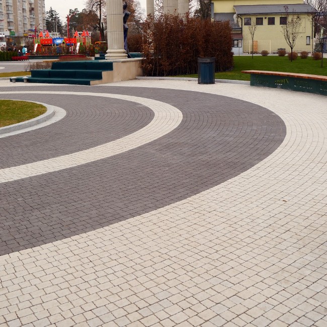 Trotuarna plytka Kreatyv siruy-chornuy